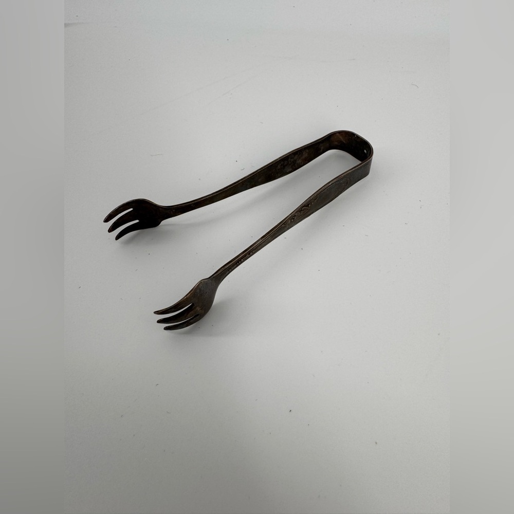 Vintage Community Silverplate Detailed Claw Sugar Salad Tongs